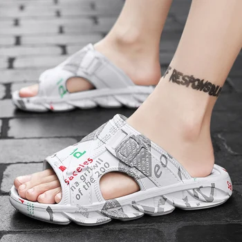 Мужские тапочки-слипоны 2023, летние повседневные Домашние нескользящие тапочки для ванной на платформе, обувь для мужчин, модные легкие туфли из ЭВА с открытым носком,